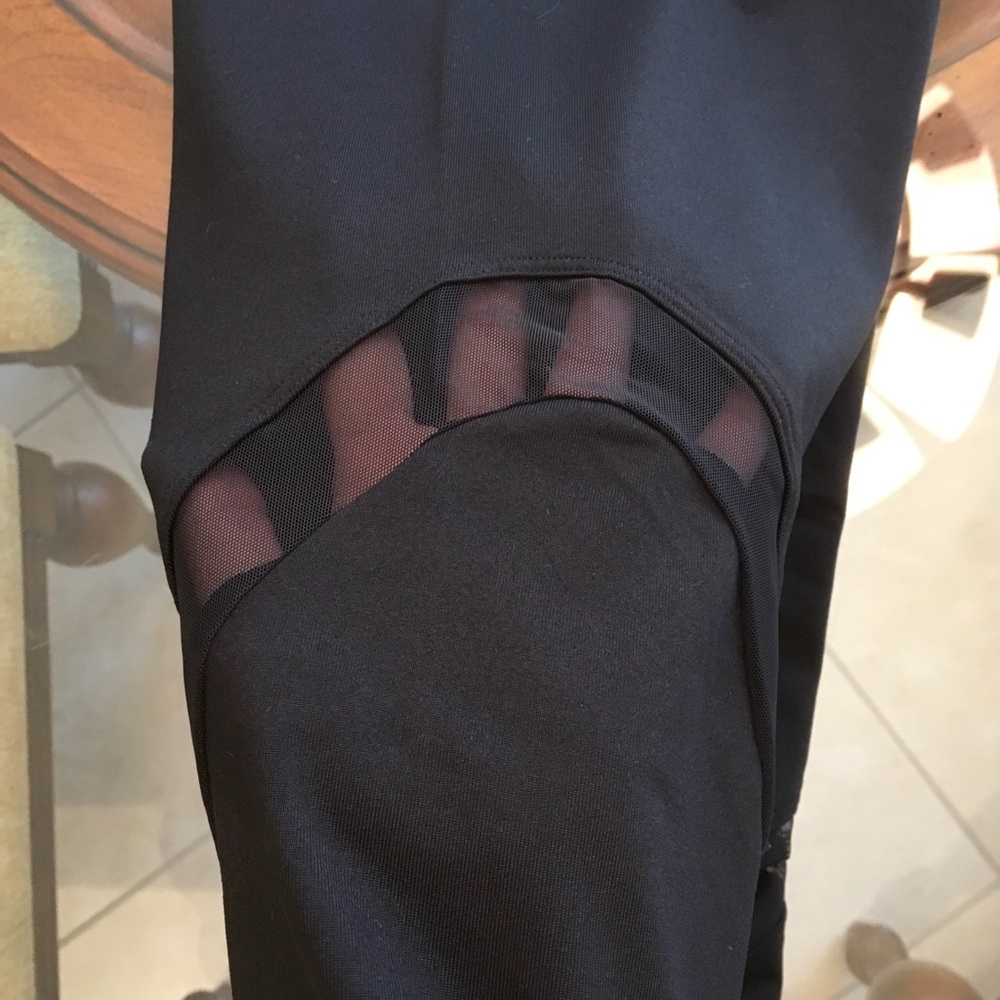 ❤️Ultimate High Waist Mesh Pocket Ankle Leggings❤️ - Picture 5 of 6